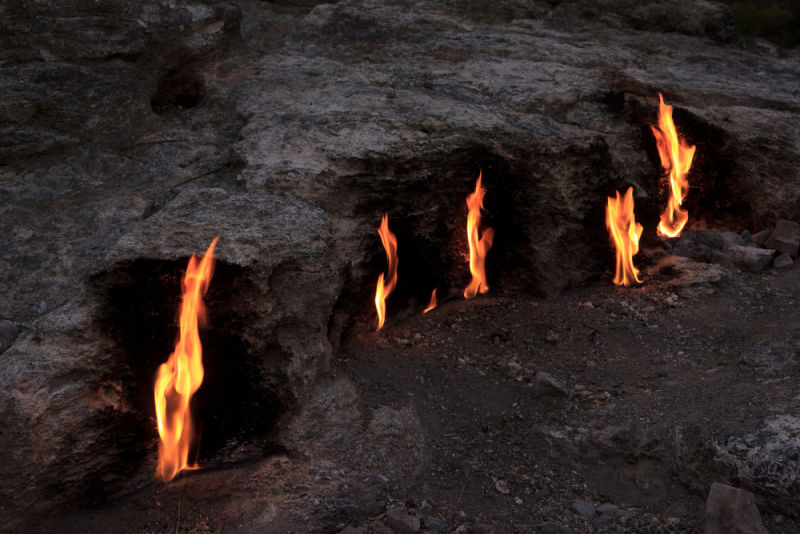 Illustration for article titled Las puertas del infierno: 10 lugares donde la tierra arde de forma espontánea sin que haya volcanes